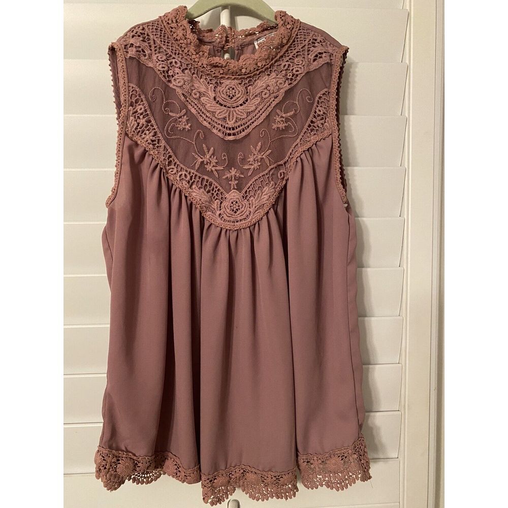 A Dip of Darling Sleeveless Blouse Lacey Flowery Powder Rose Small Free Shipping
